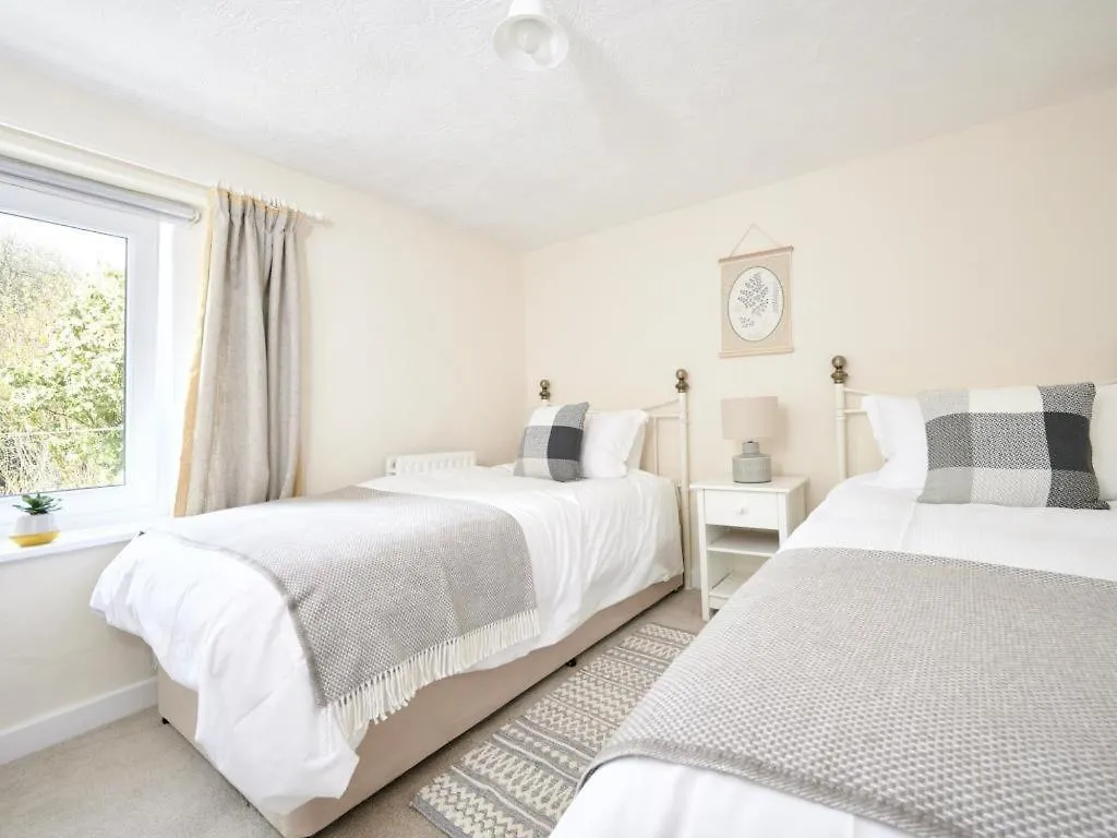 Semesterbostad 4 Bed In Sz533 *