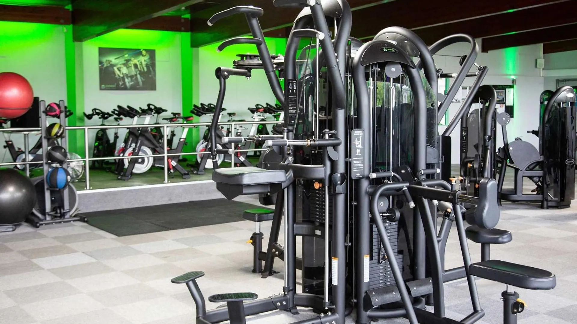 Glen Wynne - Free Off-site Health Club Access With Pool, Sauna, Steam & Gym