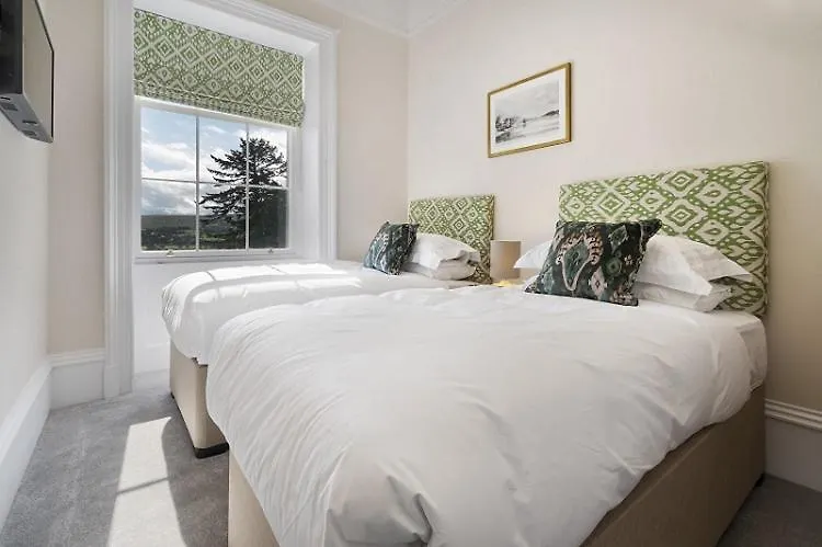 Waterfoot Park 5*