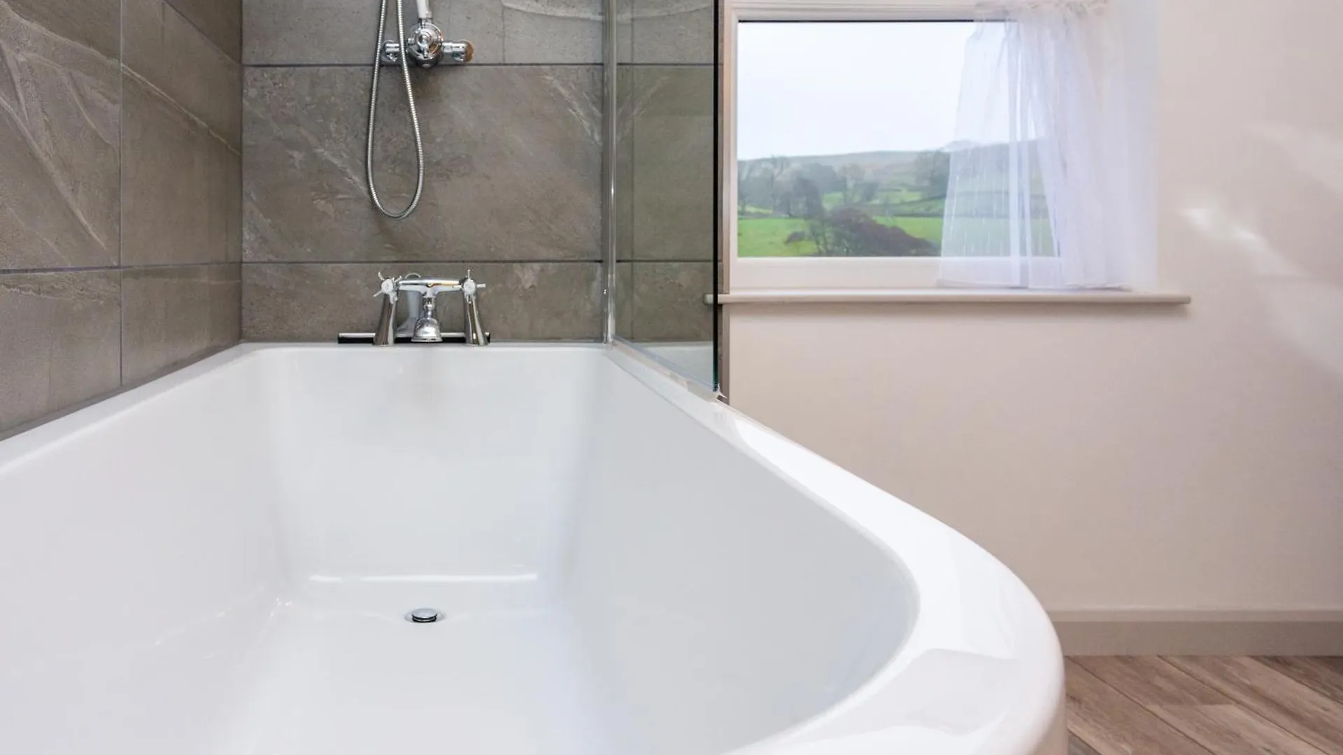 Howgills House Otel