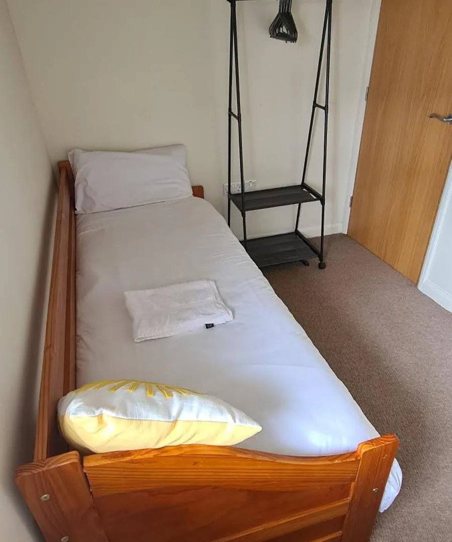Lovely 2 Bedroom In Town Centre *