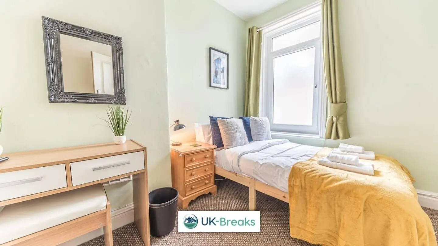 Large, Centrally Located, 5 Bedroom House * Workington
