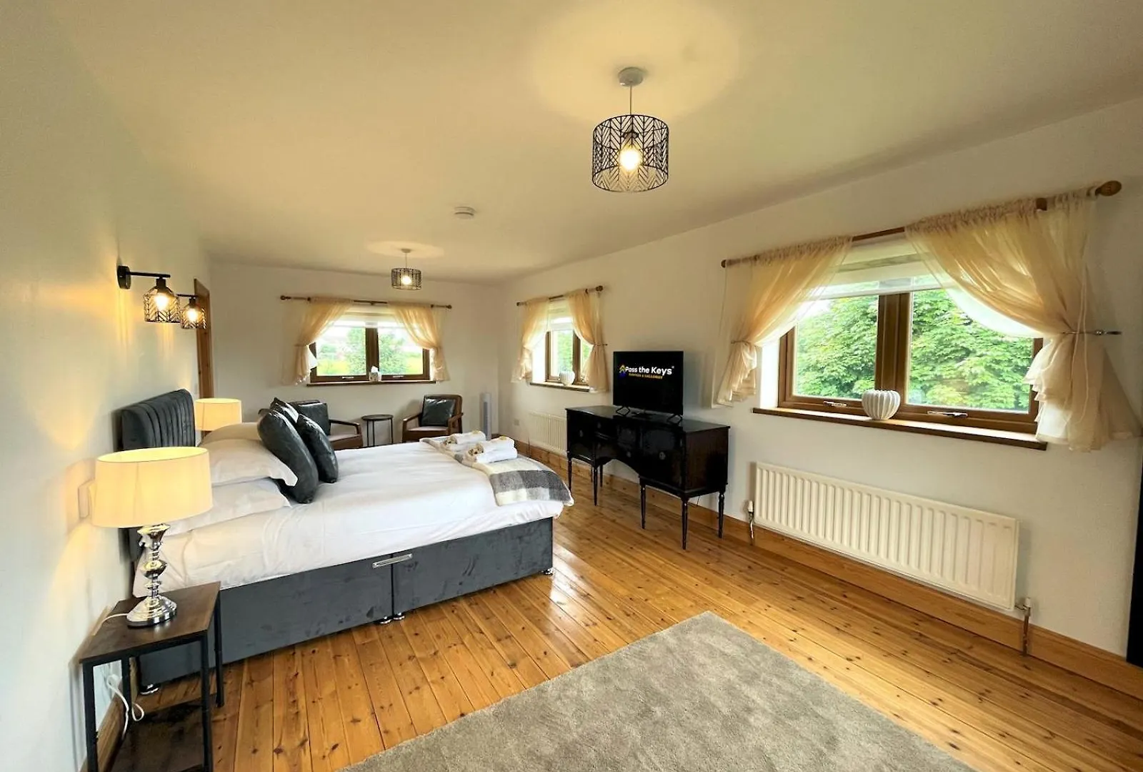 Pass The Keys Spectacular 7br House Hot Tub And Gardens In Gretna Holiday home