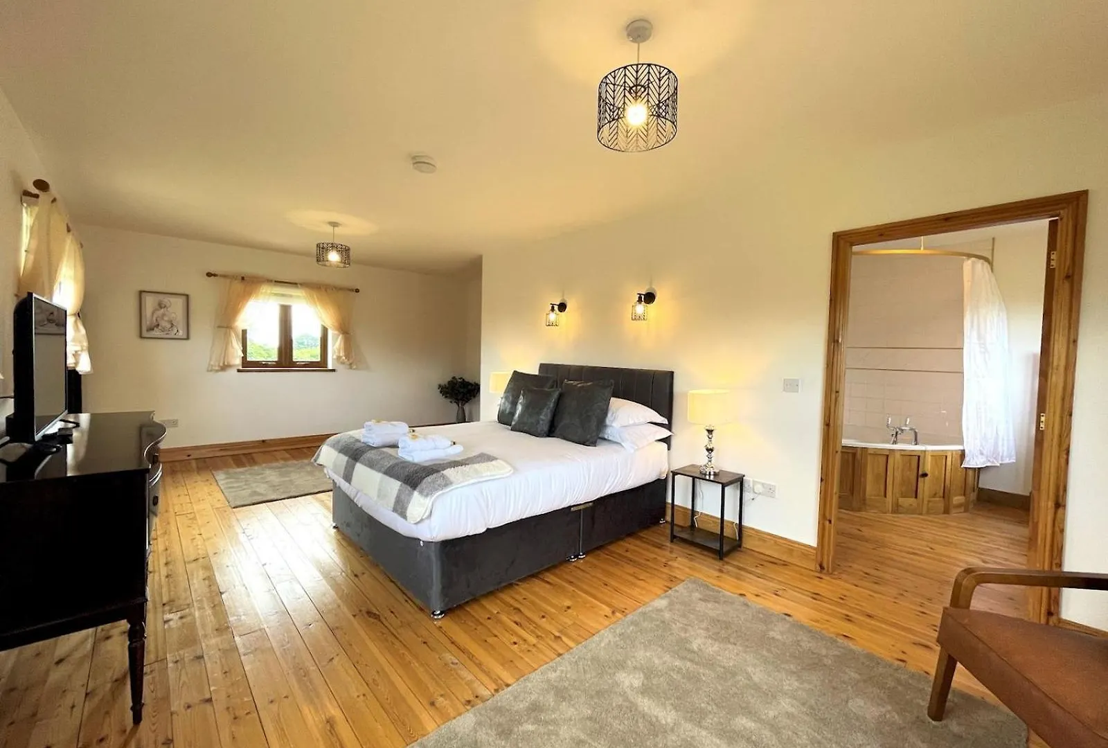 Holiday home Pass The Keys Spectacular 7br House Hot Tub And Gardens In Gretna Gretna Green