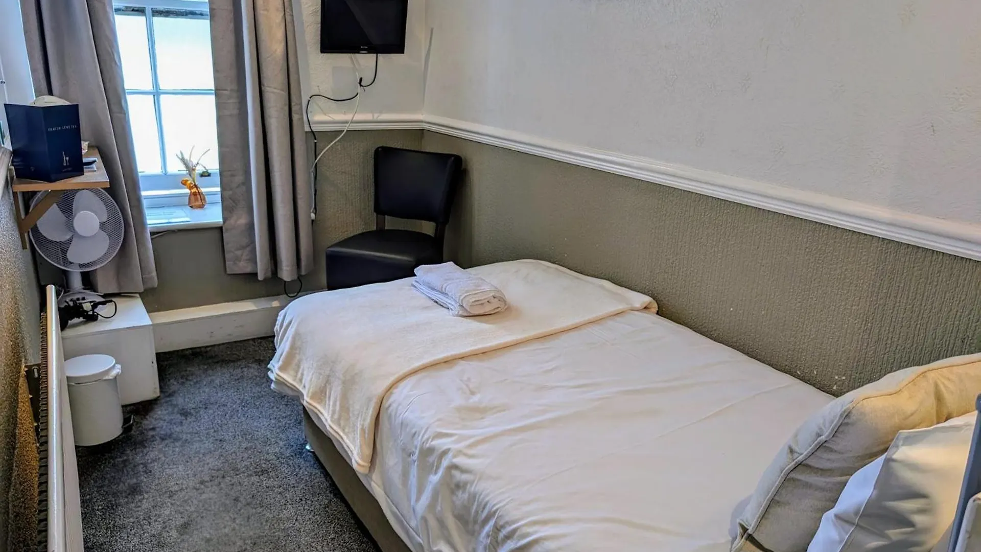 Graham Arms Hotel 3*