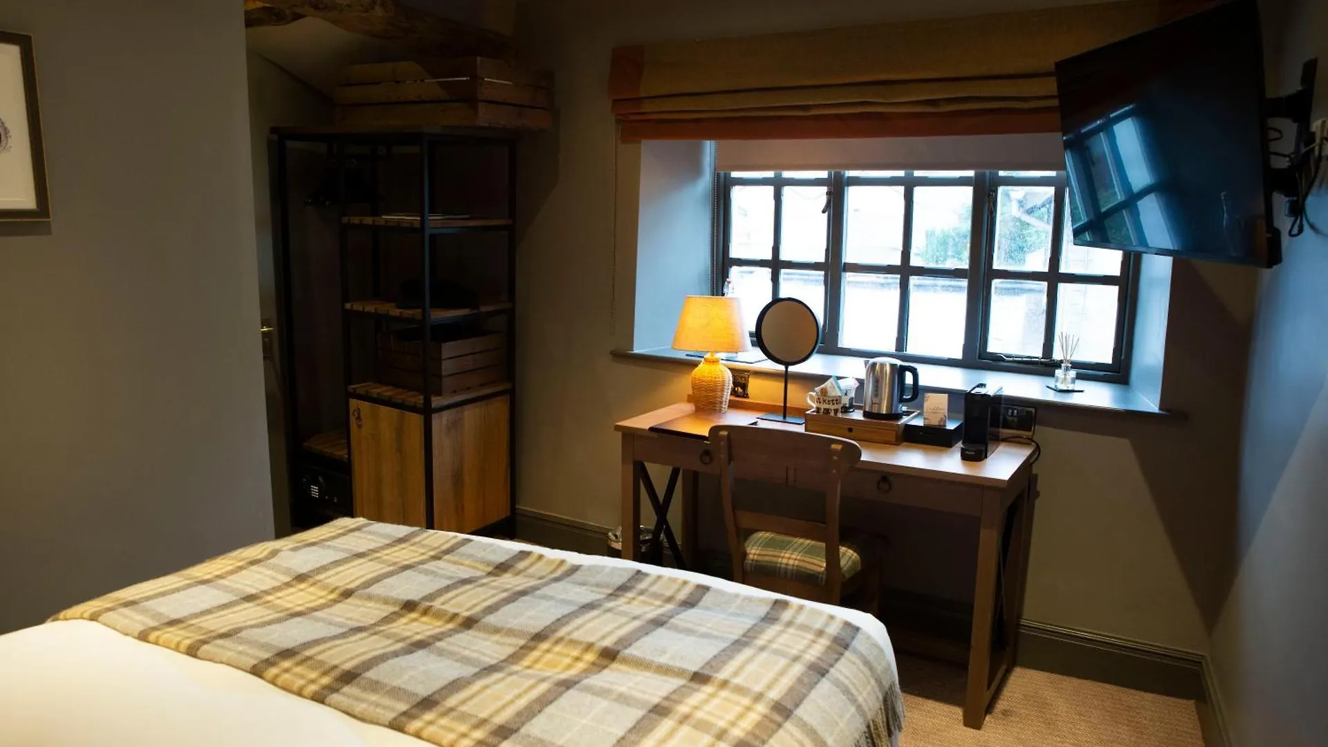 Queens Head & Restaurant 4*