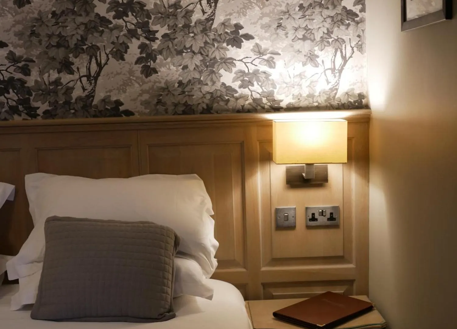 Queens Head & Restaurant 4*