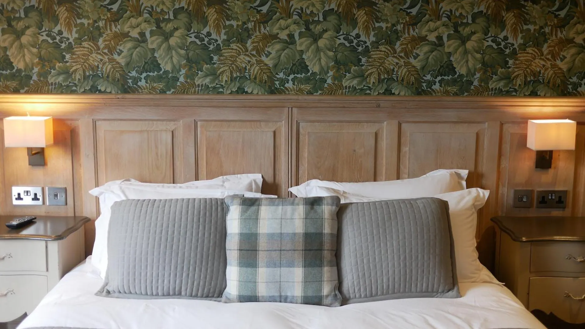 Queens Head & Restaurant Guest house