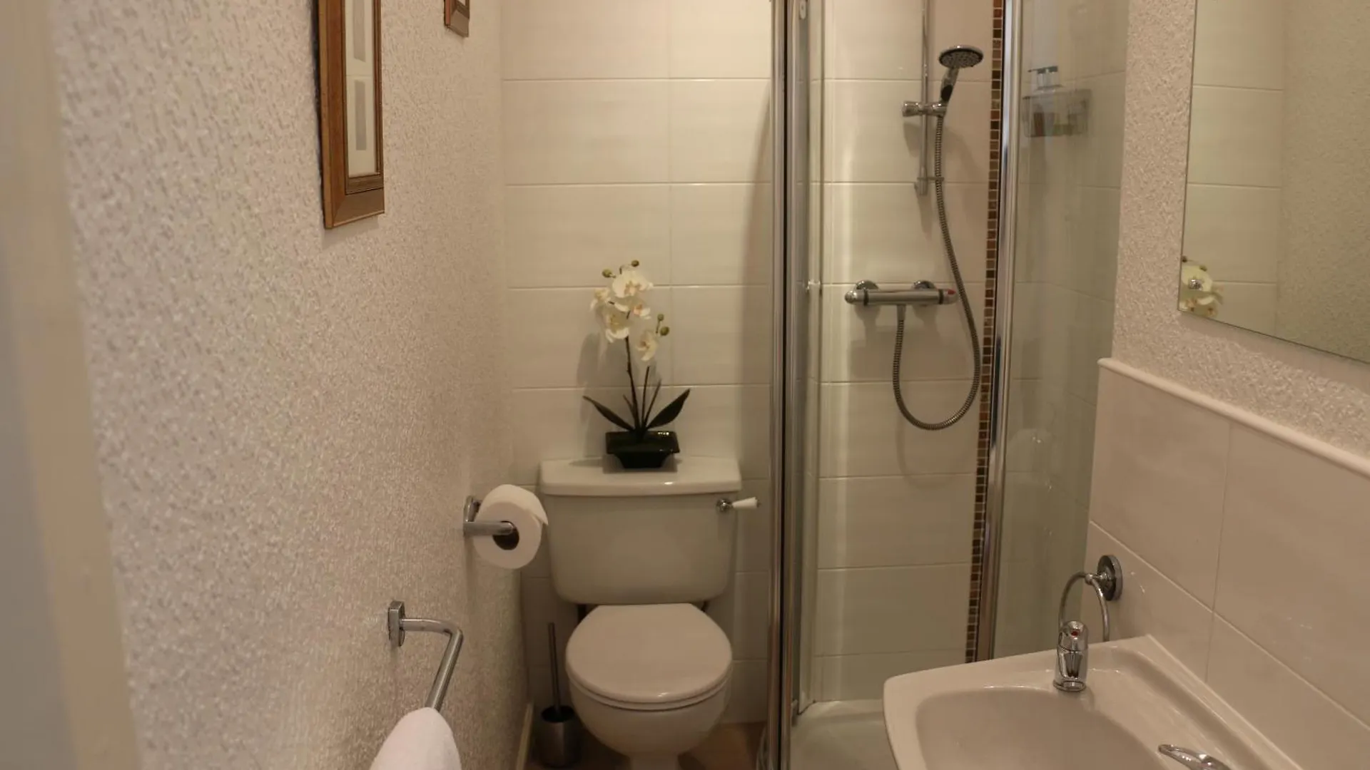 Πανσιόν Link House 4*