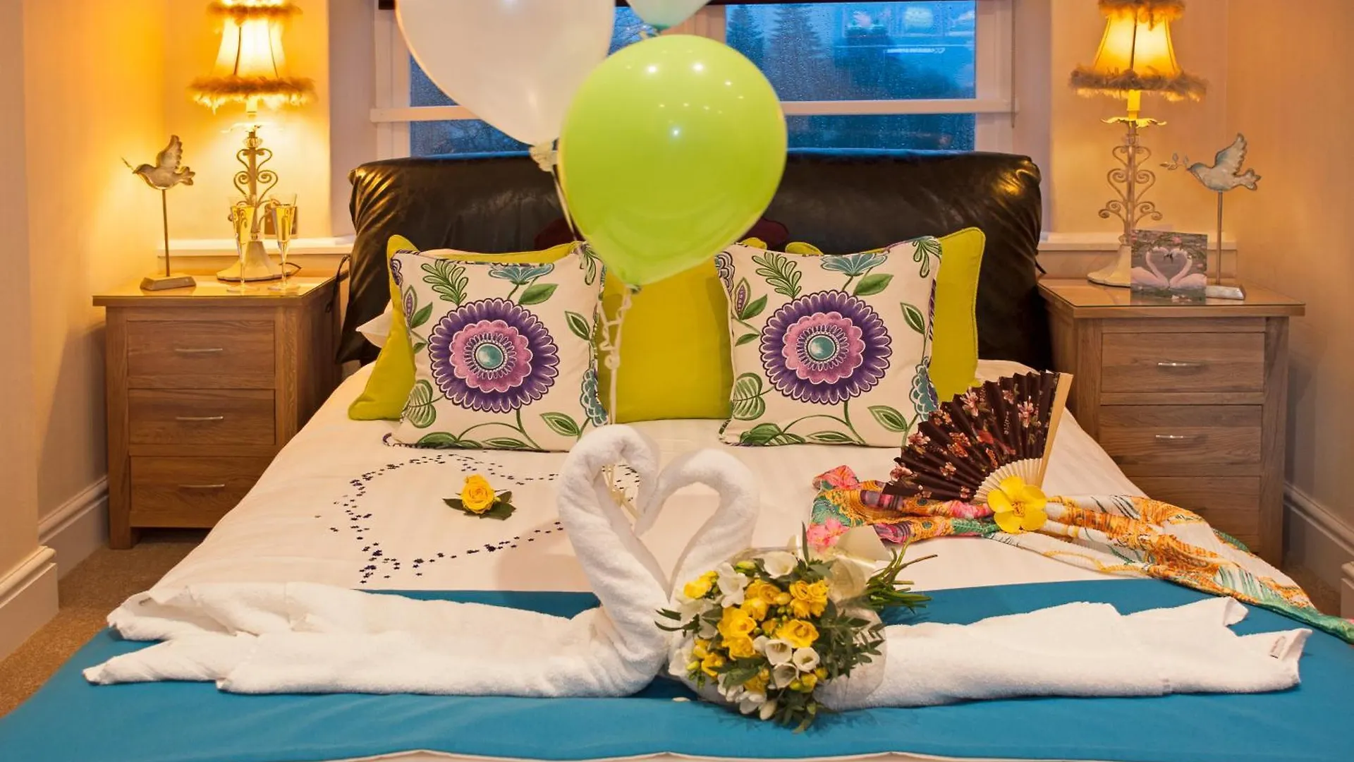 מלון Boutique & Hot Tubs 4*