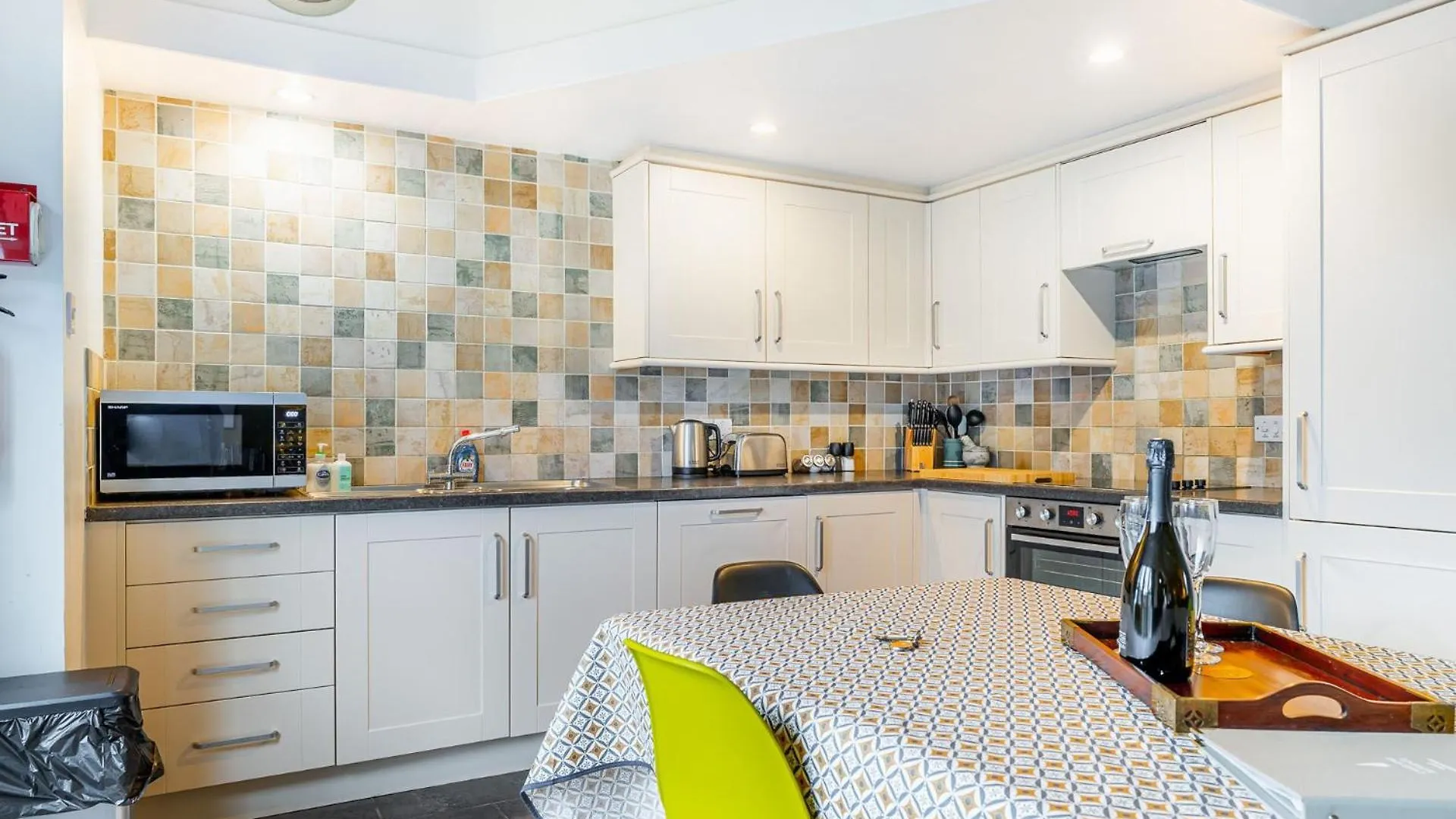 Curlew Close Holiday home *