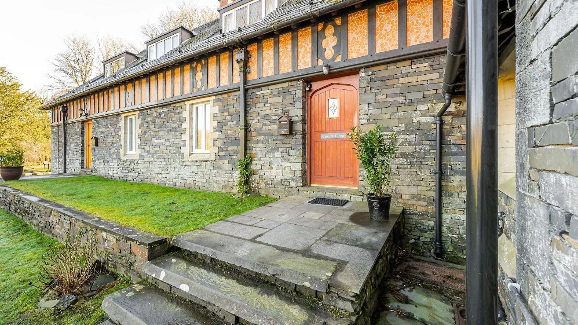 Curlew Close * Ambleside