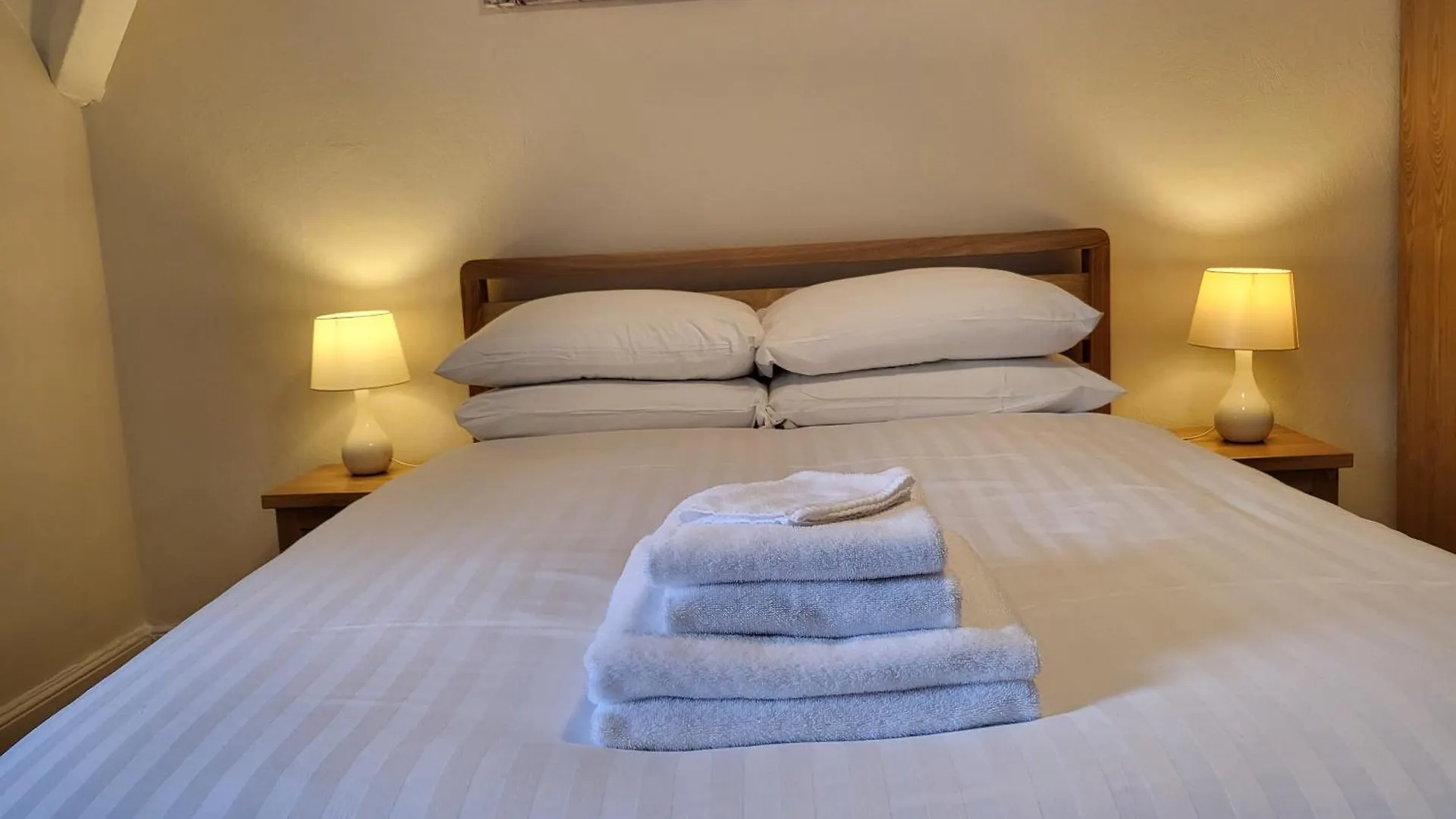 The Bay House View - Adults Only 4* 鲍内斯温德米尔