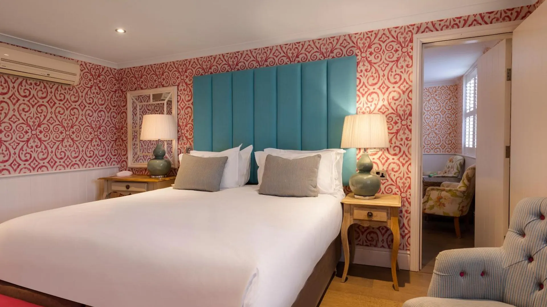 Otel The Swan And