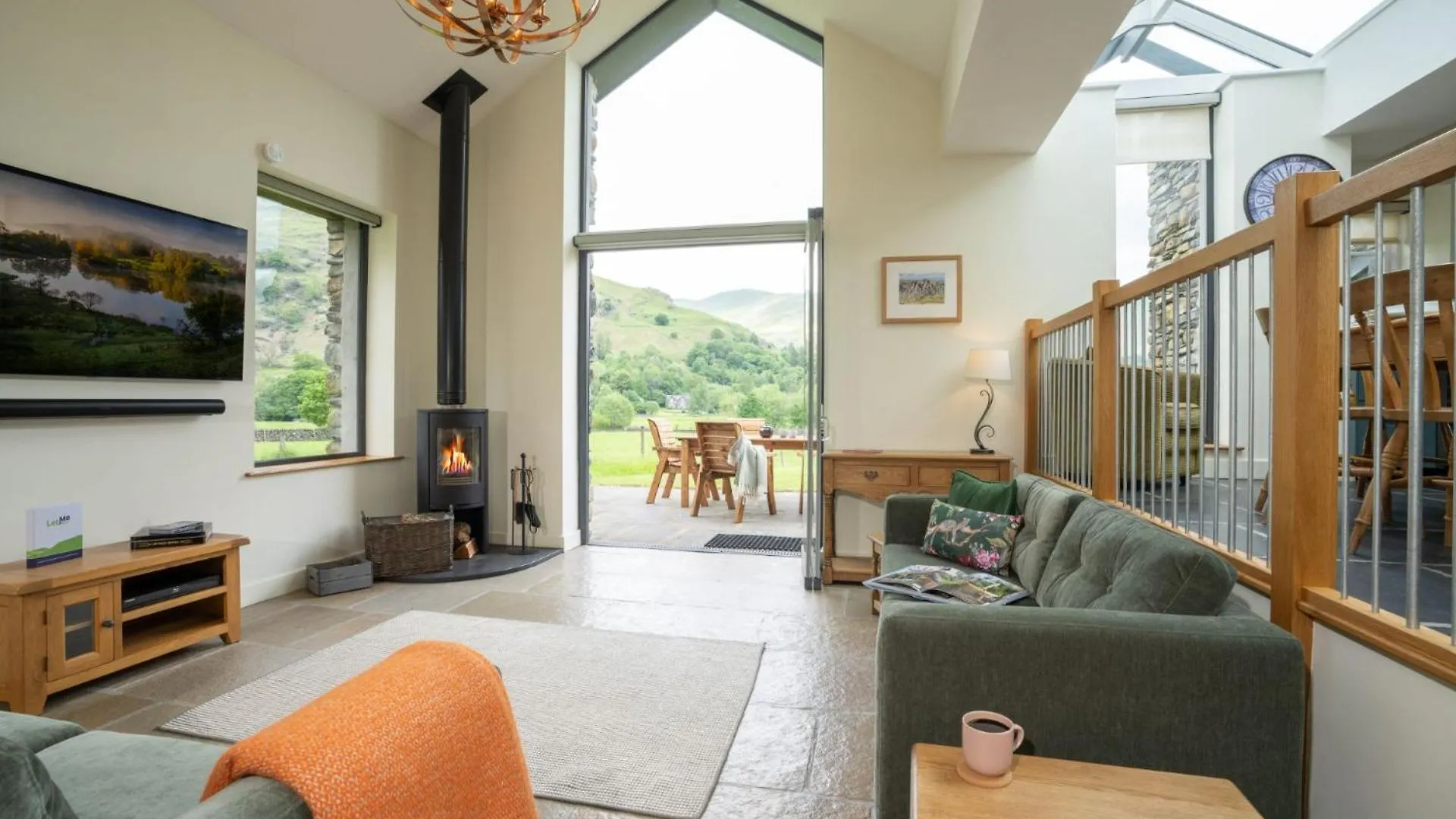 Panoramic Views & Spacious Living By Letmestay *