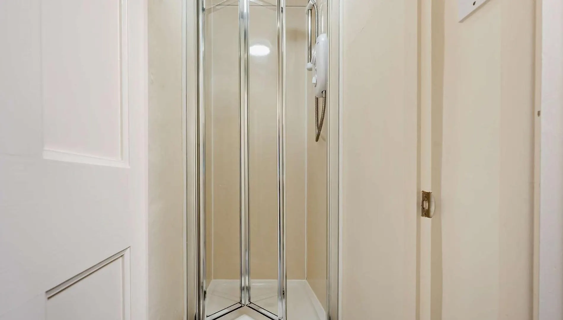4 Bed In Sz090 בית נופש