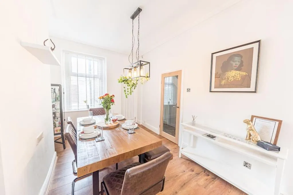 Luxury Townhouse In Workington