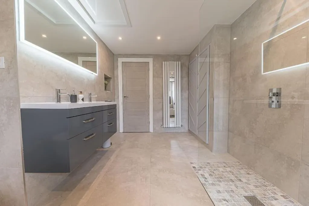 Luxury Townhouse In Ferienhaus Workington