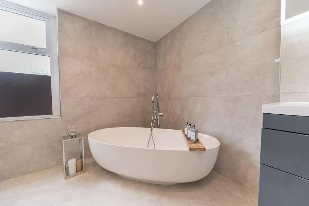 Luxury Townhouse In * Workington