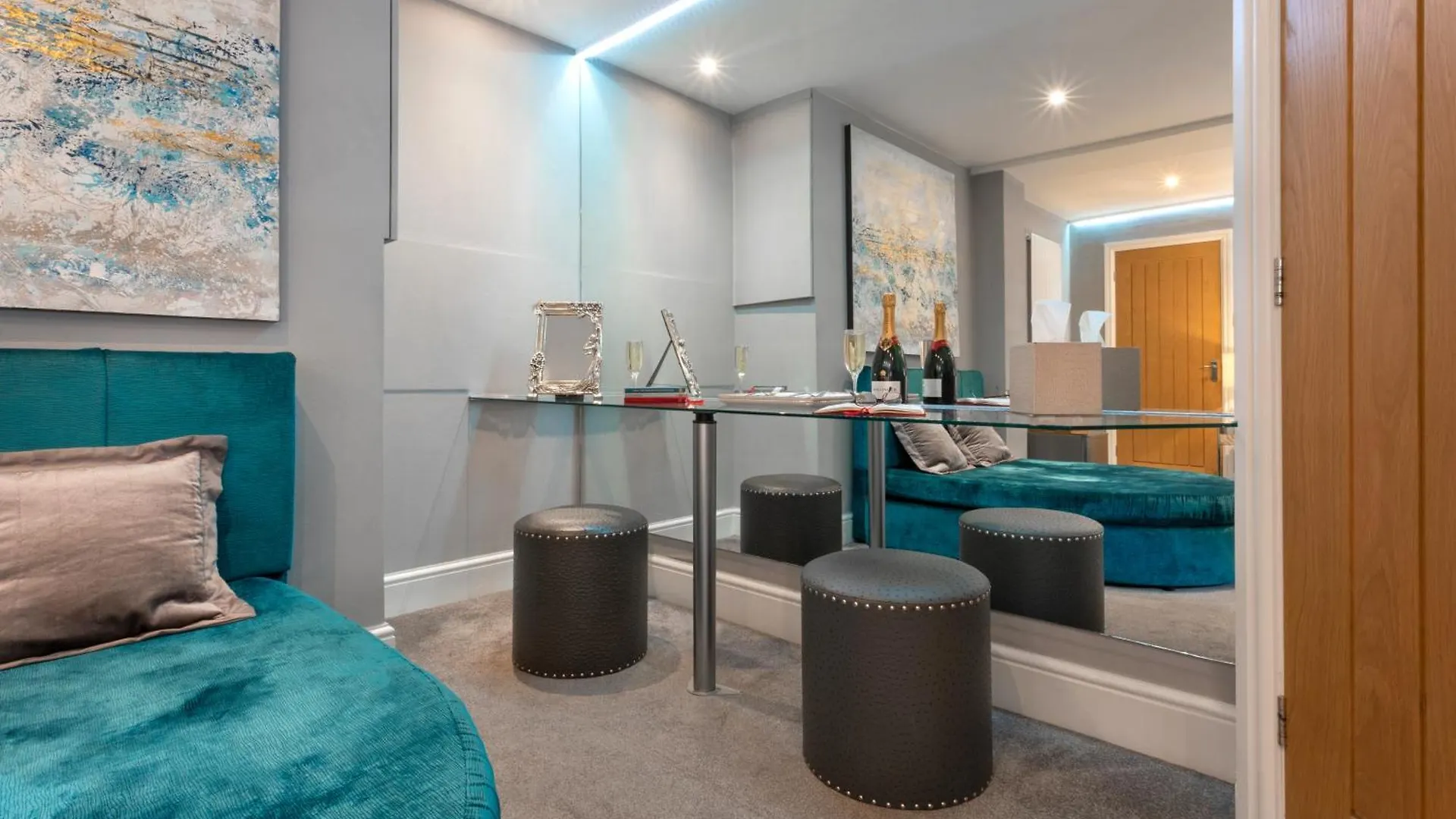 Aphrodites Group - Luxury Hot Tub In District! מלון באונס-און-ווינדרמיר