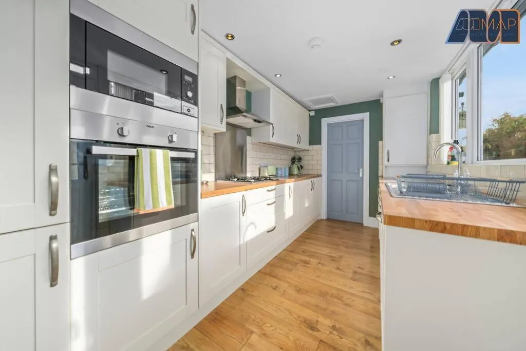 Διαμέρισμα 3bed Sleeps 6
