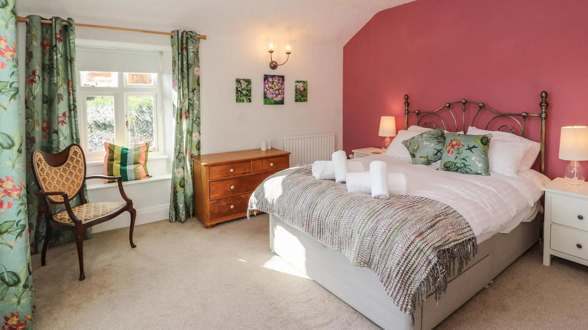 2 Birkhead Windermere