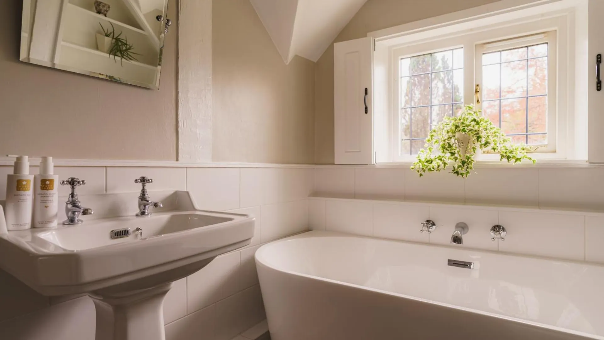 Half Way House, Clappersgate, Sleeps 8 Ferienhaus Ambleside
