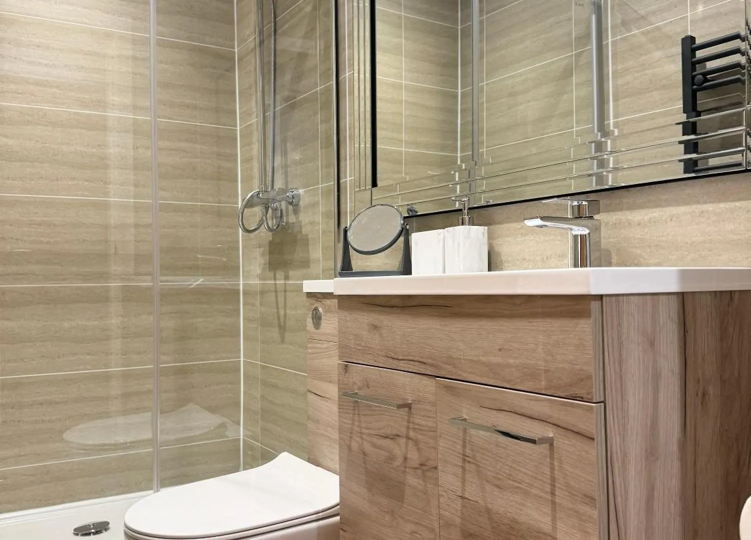 The Queens Nest, 1 - Bed, Sleeps 2, Pets Welcome