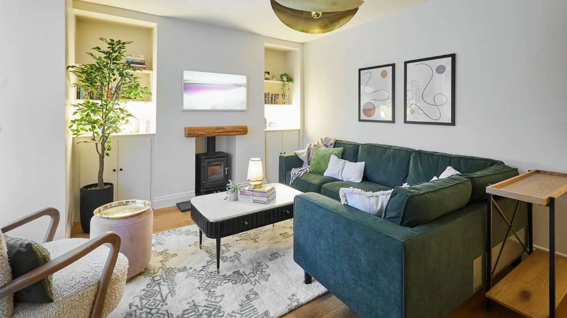 Host & - Hovera * Windermere