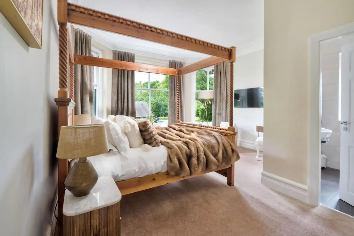 Rosemount X3 Bed Townehouse With Hot Tub & Parking, 度假居