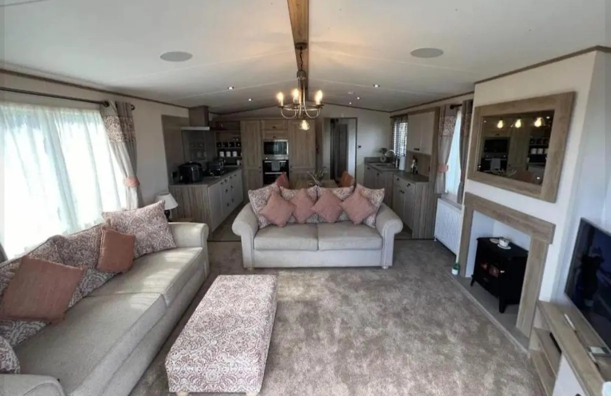 Lakeside Location, Sleeps 8, 3 Bedrooms, Fully Glazed Wrap Around Decking, Haven Lakeland, District Holiday park