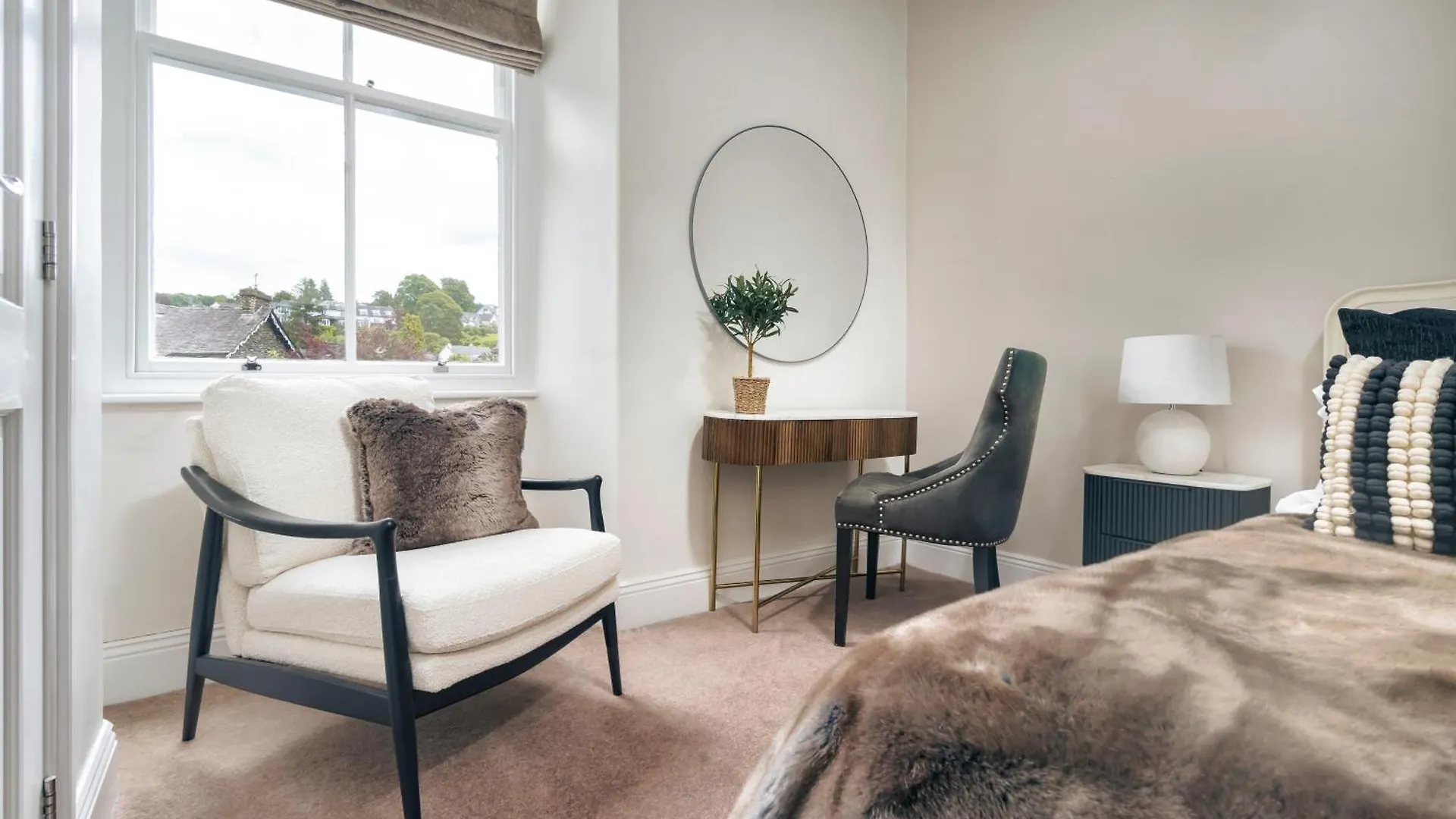 Rosemount District Townhouse With Hot Tub *