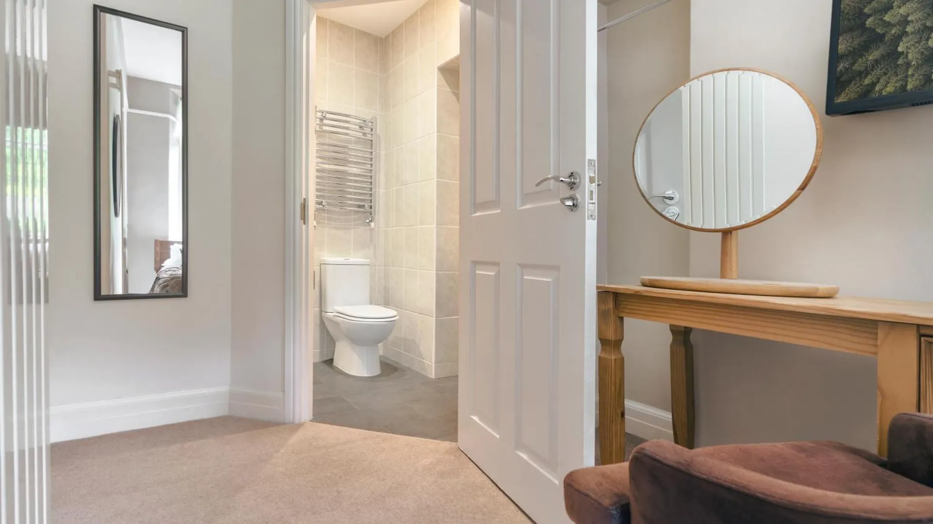 Rosemount District Townhouse With Hot Tub *
