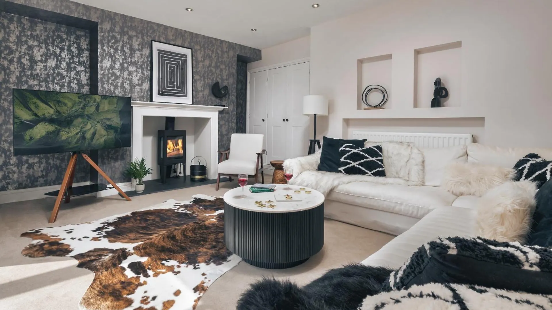 Rosemount District Townhouse With Hot Tub