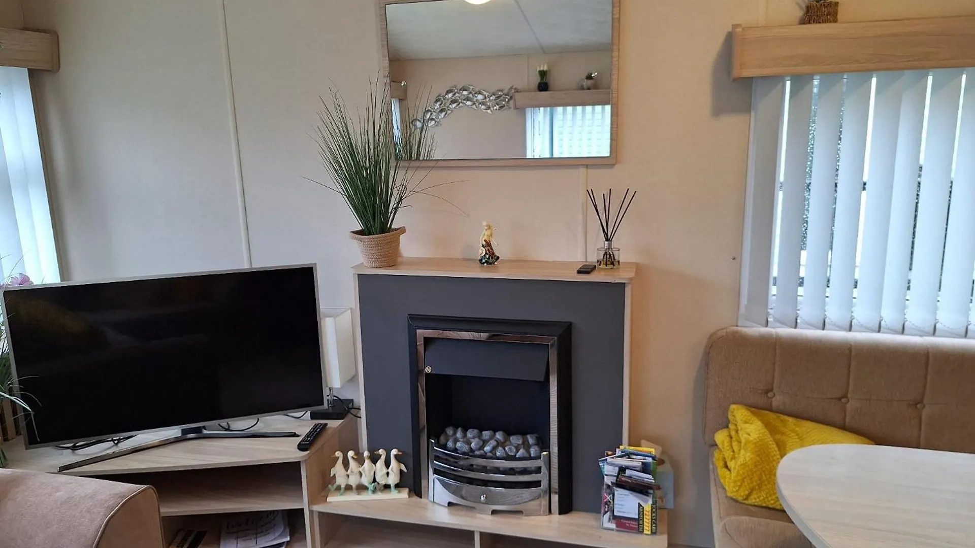 11 Borwick Lakes