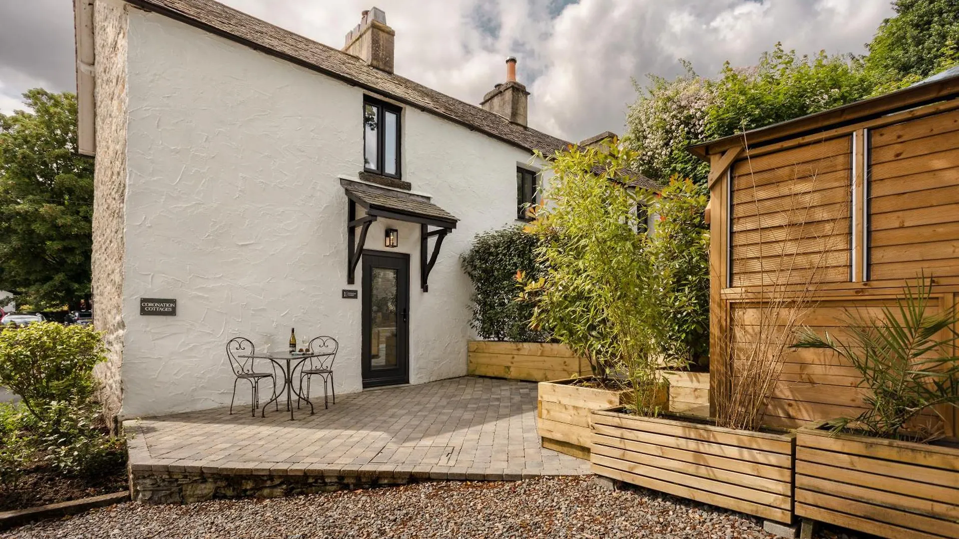 Coronation Cottages, Modernised 200-year-old District Getaway For Two *