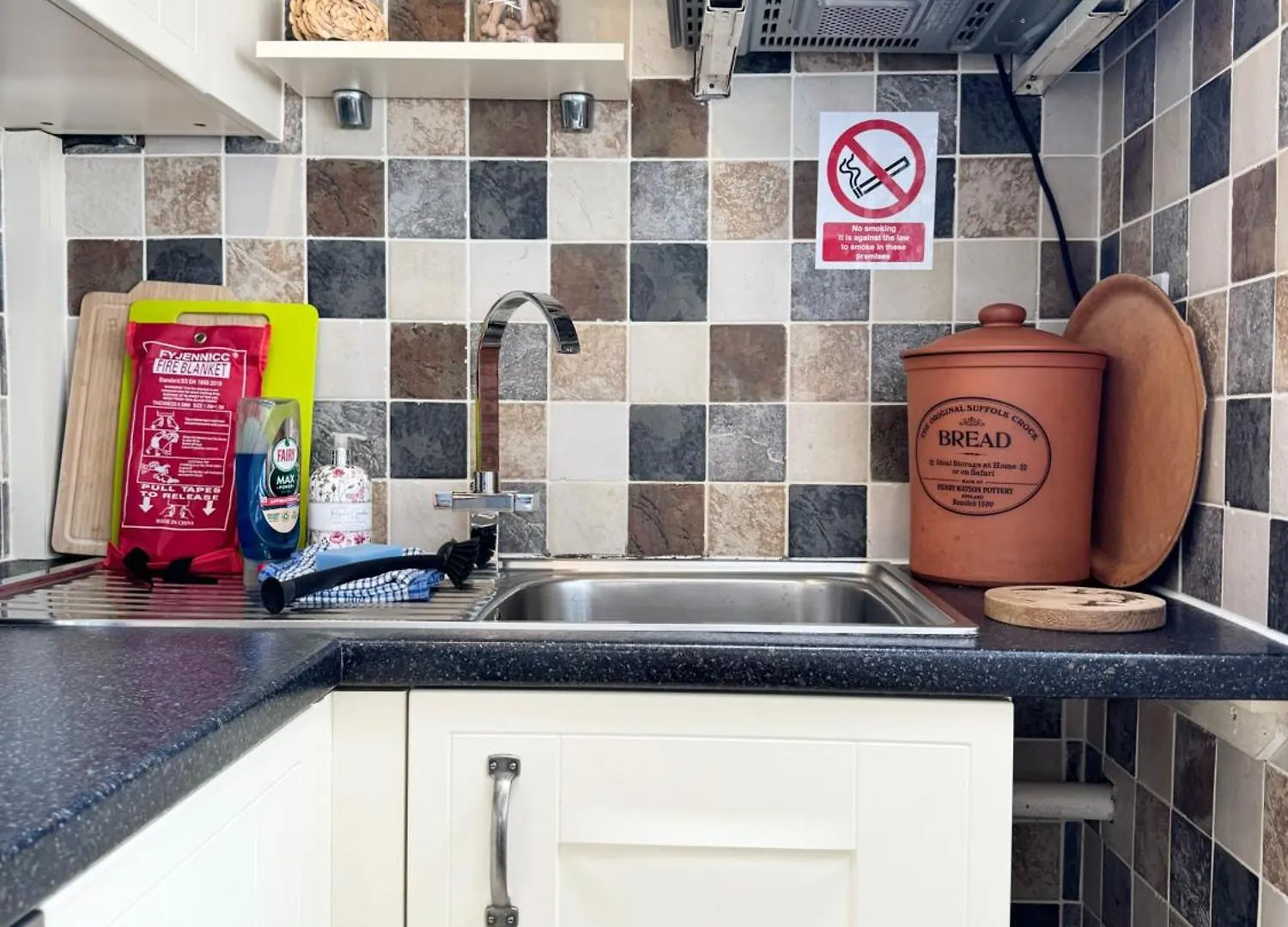 The Old Locksmith 3 - Bed Sleeps 6