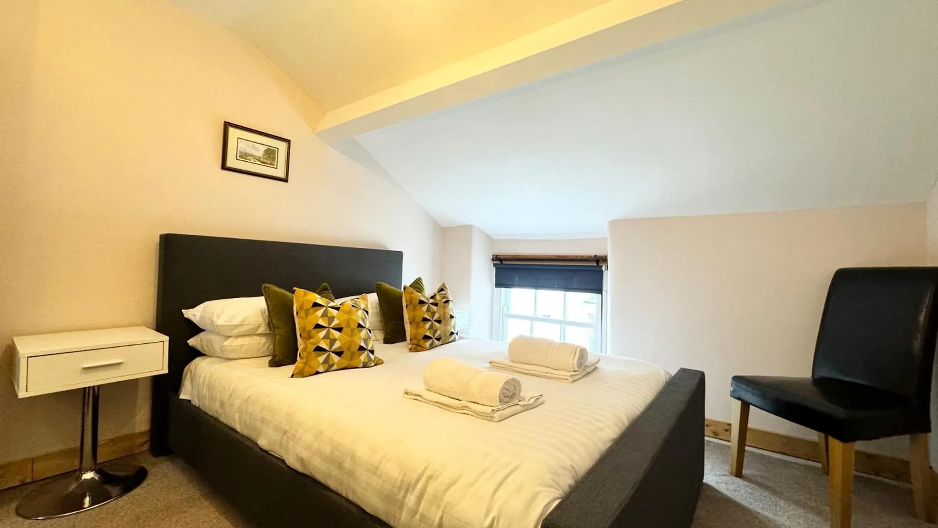 The Old Locksmith 3 - Bed Sleeps 6 * Ulverston