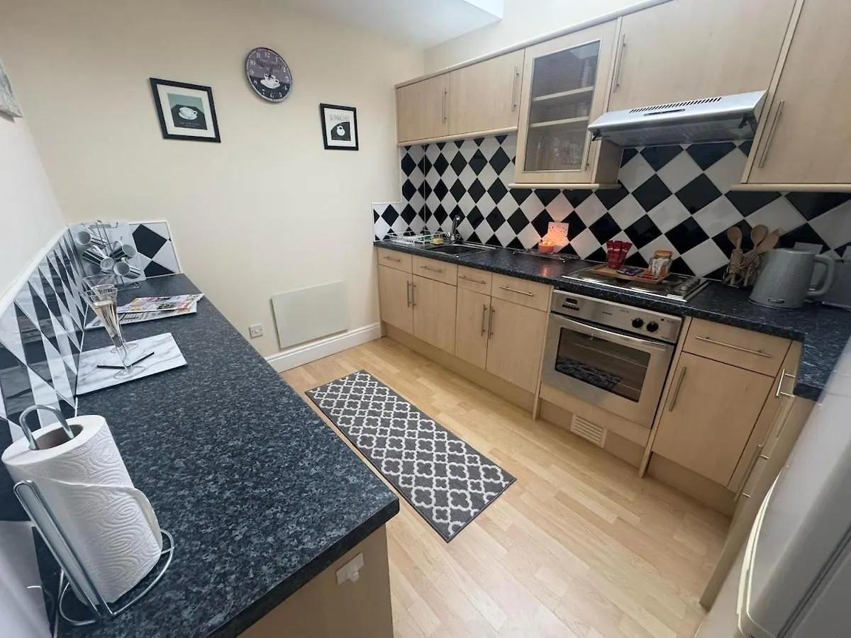 2 Hicks Lane, 2 Apartment *