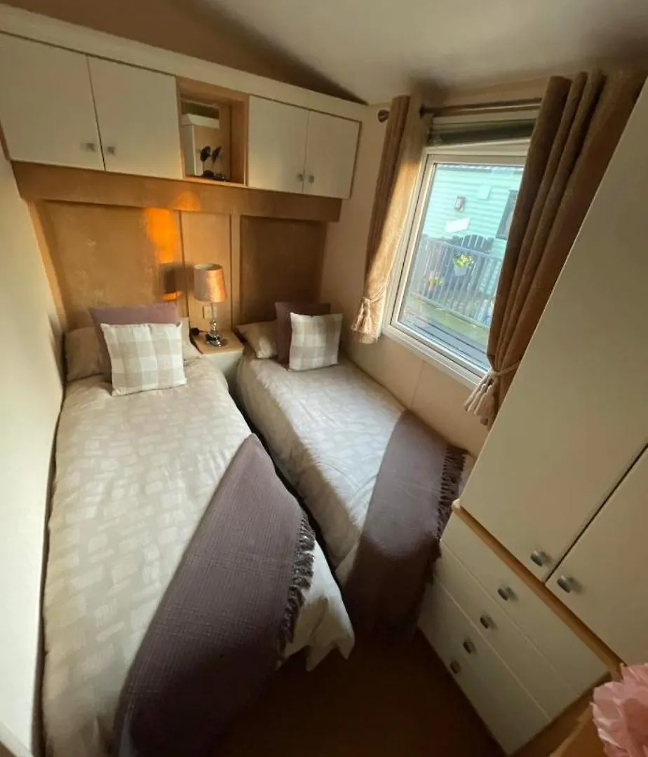 Bobos Den Static Caravan Hire Campsite Borwick