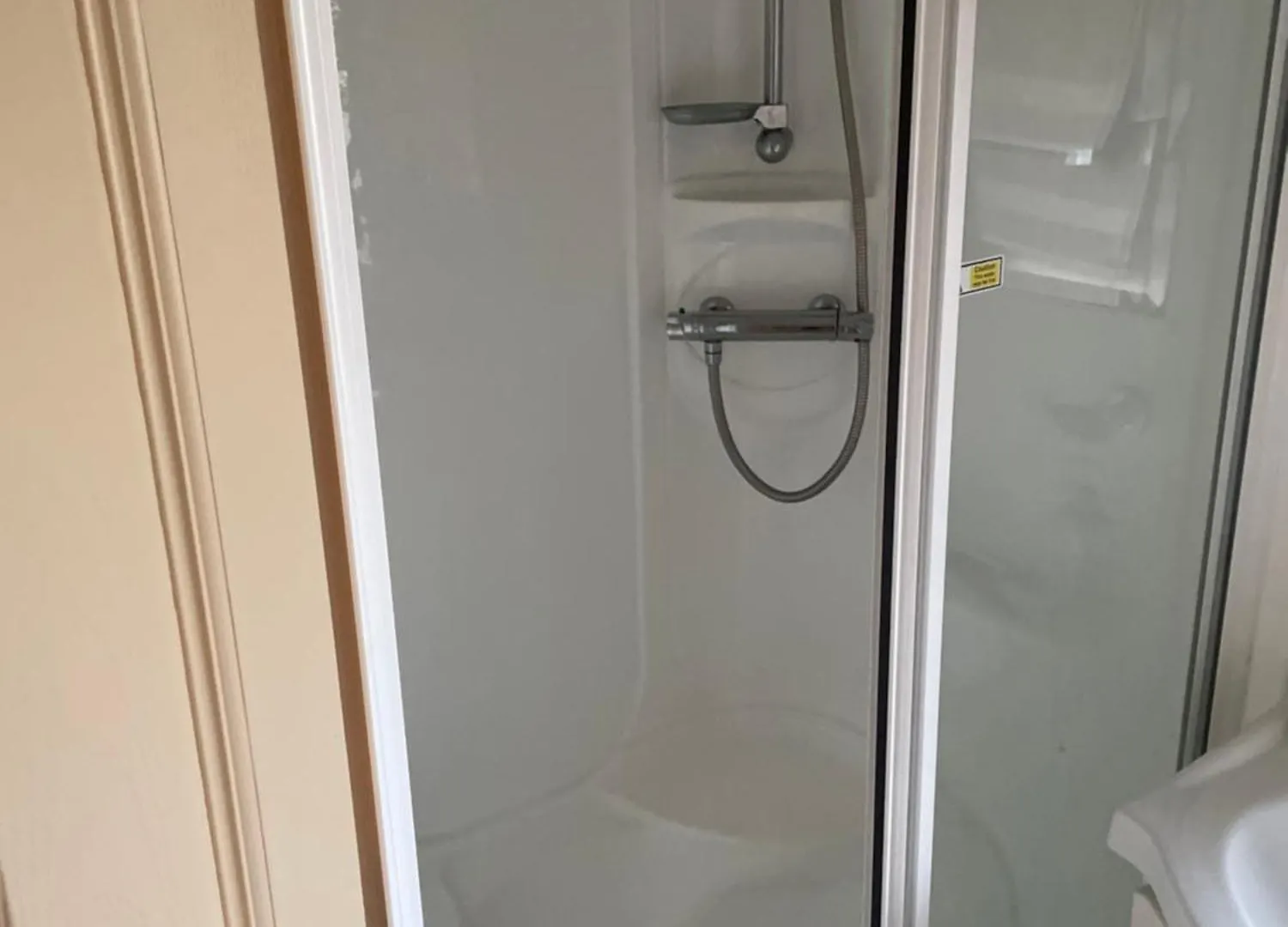 Bobos Den Static Caravan Hire