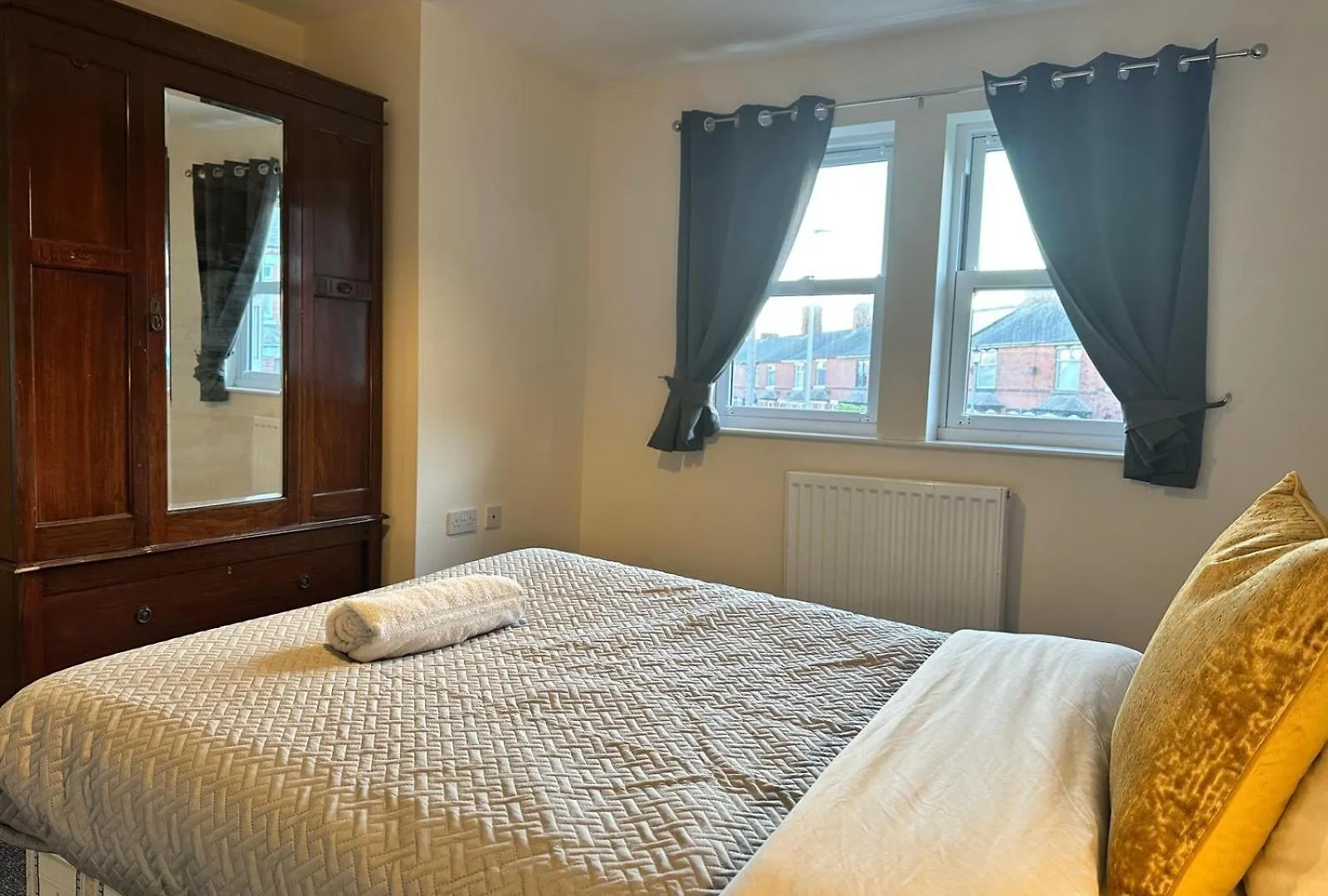Spacious Luxurious Serviced 6 Barrow-in-Furness