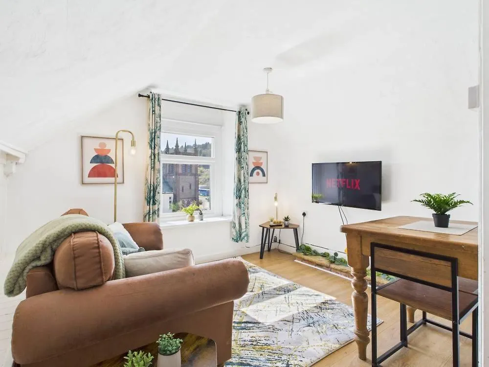 - Sleeps 12 - Contractors * 화이트헤이븐