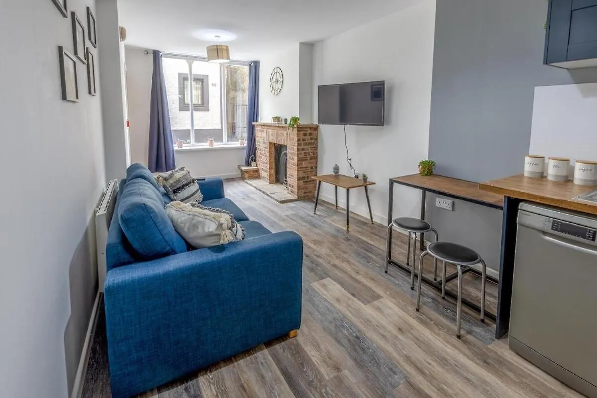 Retreat - Sleeps 2 - Cosy Escape