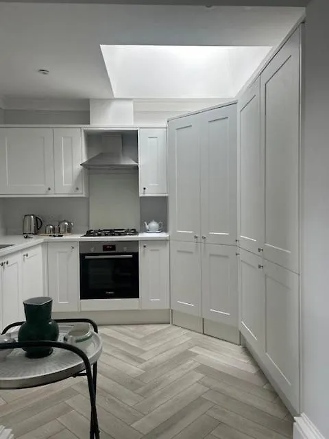 Stunning 2 Bedroom In Apartman *