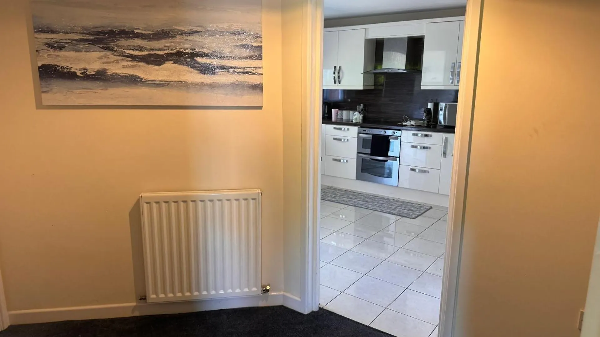 Spacious Luxurious Serviced 6 Barrow-in-Furness
