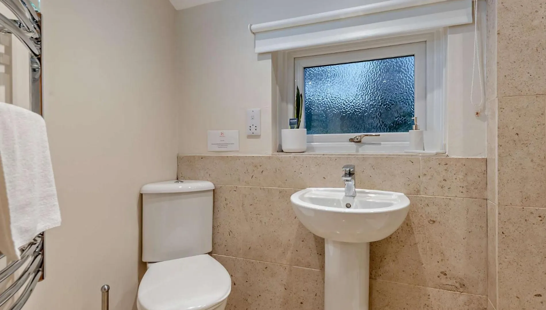 3 Bed In Sz247 *