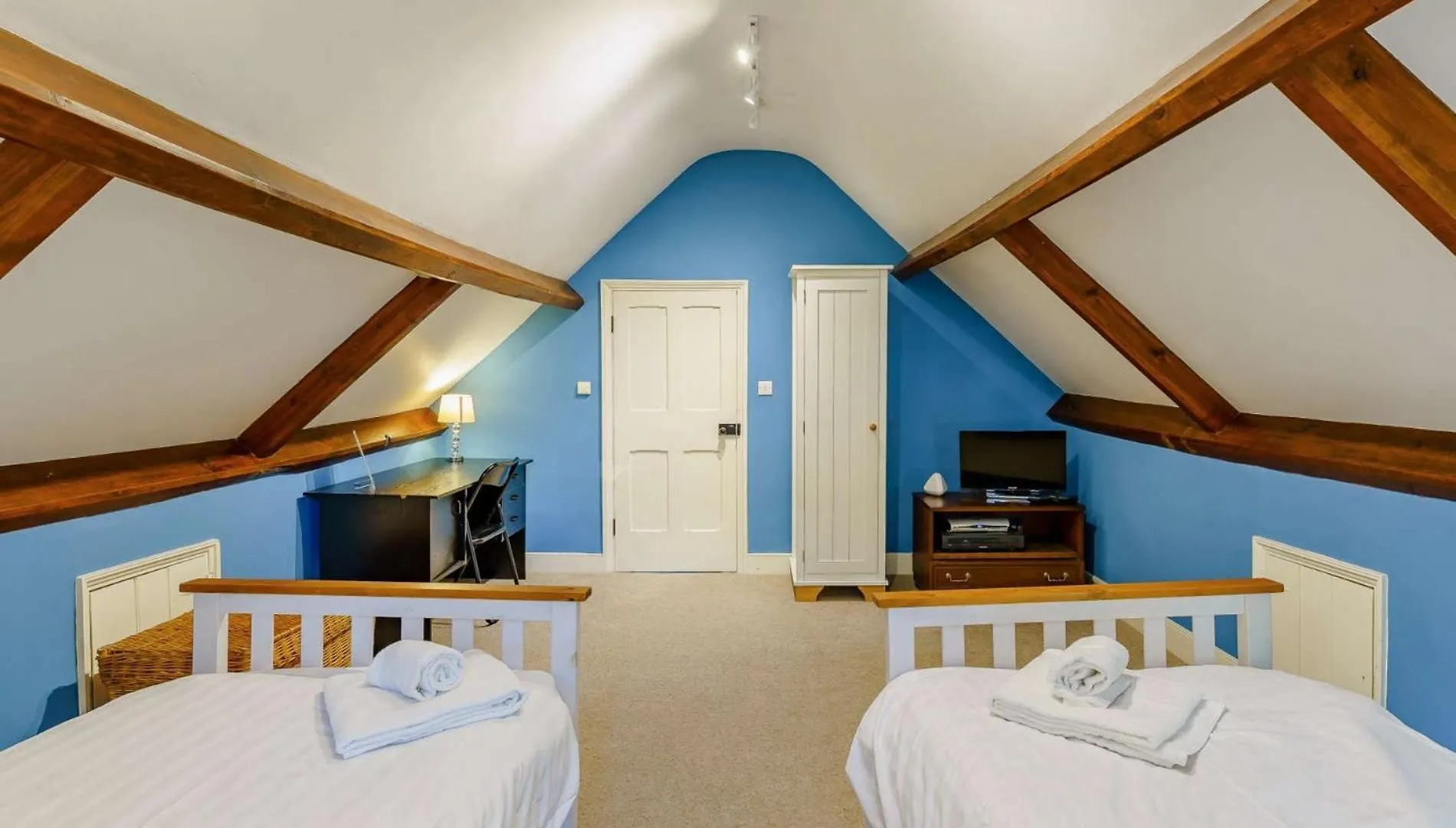 Σπίτι διακοπών 4 Bed In Village Llh03 *
