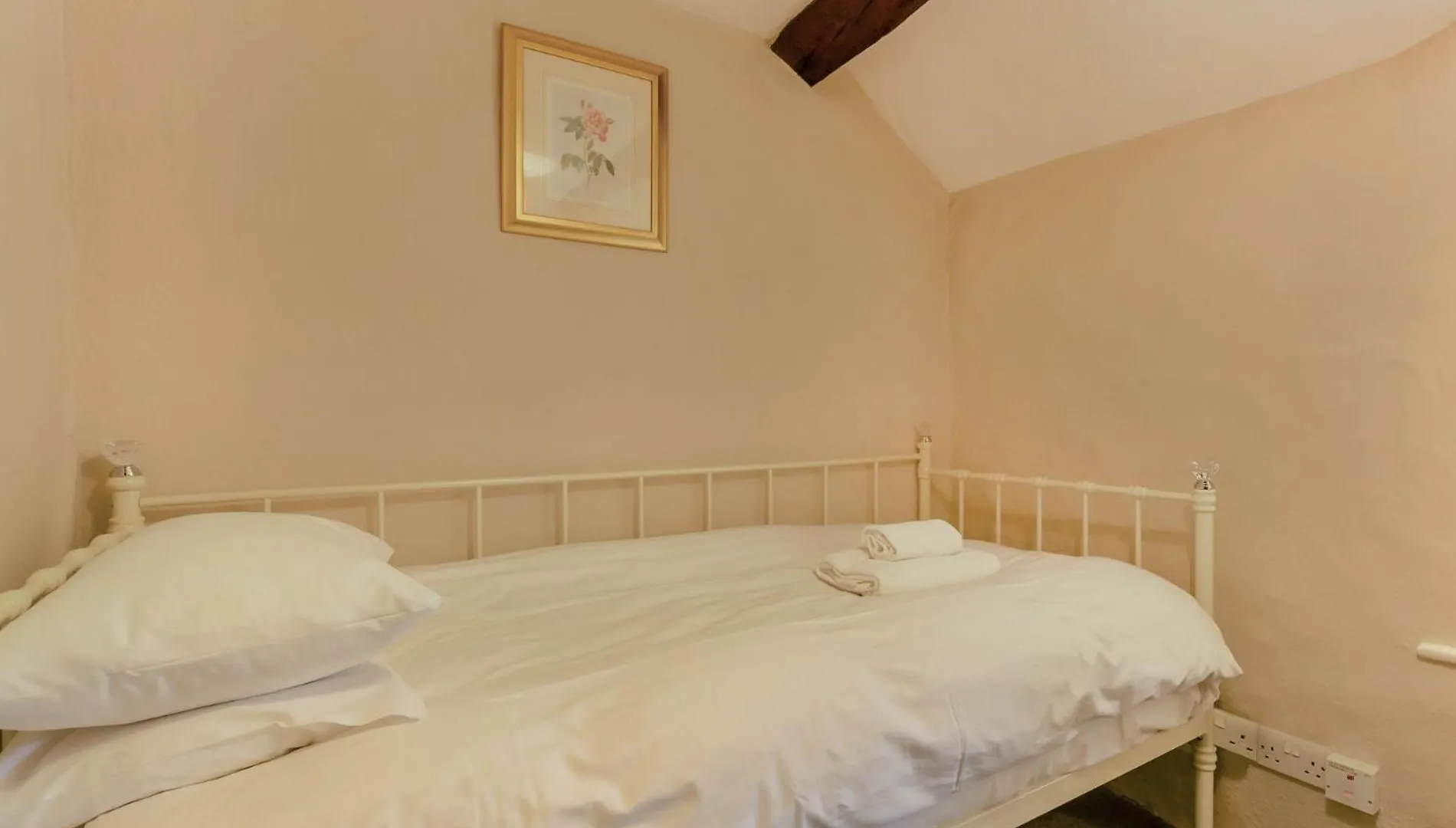 4 Bed In Near And Far Sawrey Llh02 * Near Sawrey