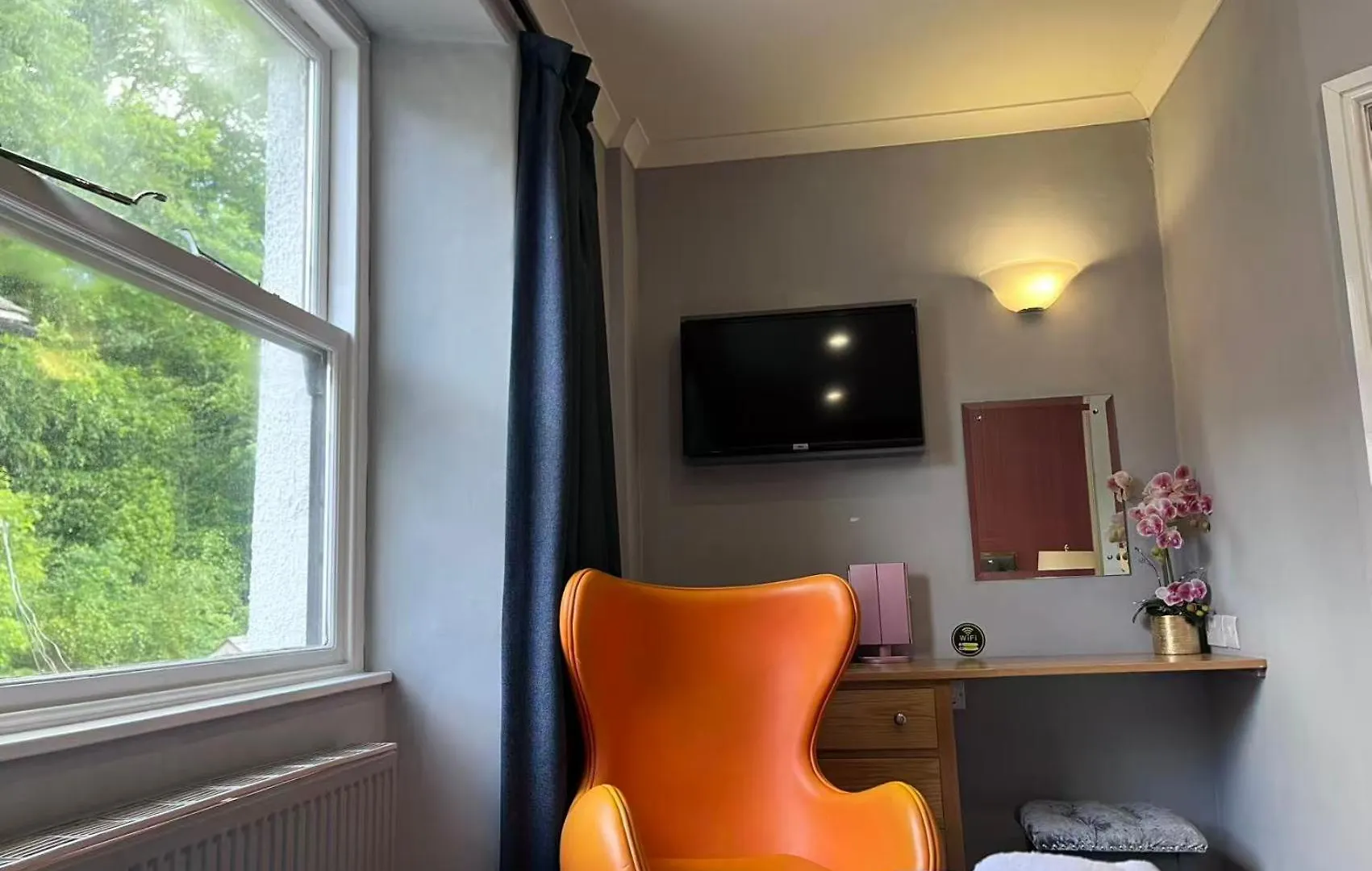 & - Stylish With Breathtaking Views - Longer, Save Ambleside